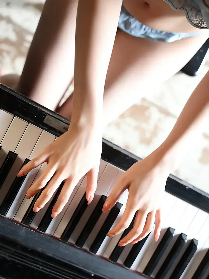 타카나시 루이 小鳥遊るい, FRIDAY 디지털 사진집 「새의 장난」 Set.01