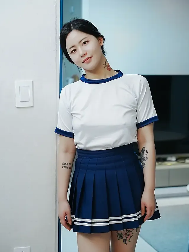 Choi Ri 최리, Photobook Vol.01 「Bloomers」 Set.01