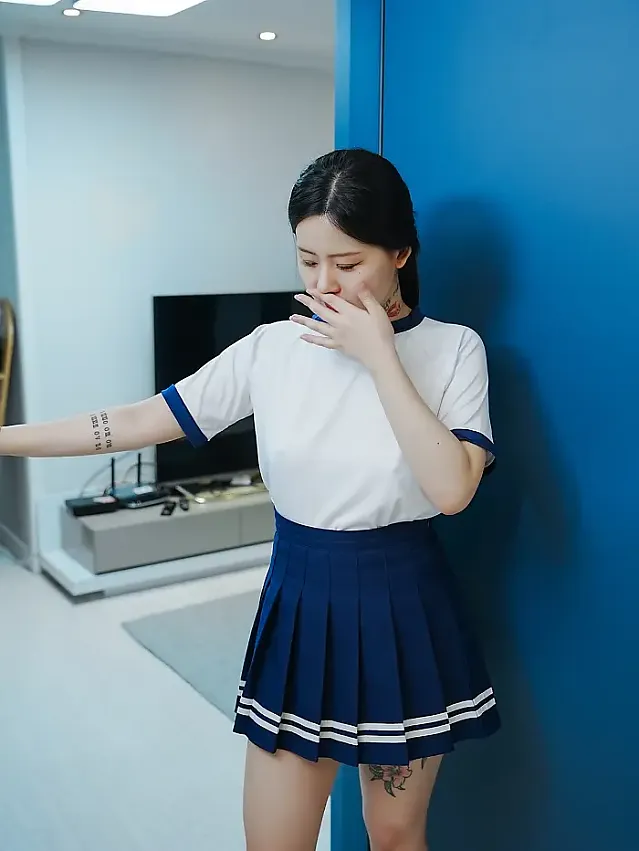 Choi Ri 최리, Photobook Vol.01 「Bloomers」 Set.01