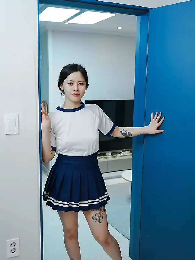 Choi Ri 최리, Photobook Vol.01 「Bloomers」 Set.01