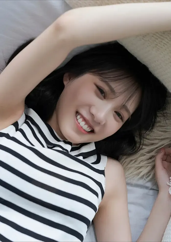 요코노 스미레, BUBKA 디지털 사진집 「그 커브, 반칙급!」 Set.01