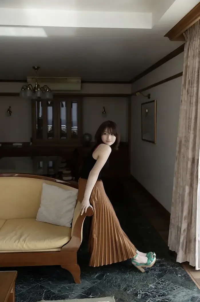 Nana Owada 오와다 나나, FRIDAY 디지털 사진집 [스위트룸에서 단둘이] Set.01