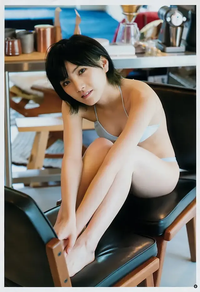 Nana Okada 岡田奈々, Young Champion 2018 No.20
