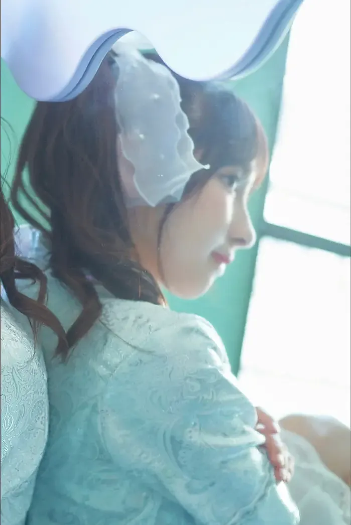 토우미 十味, 사진집 「Off Mode 스피산 그라비아 포토북」 Set.01