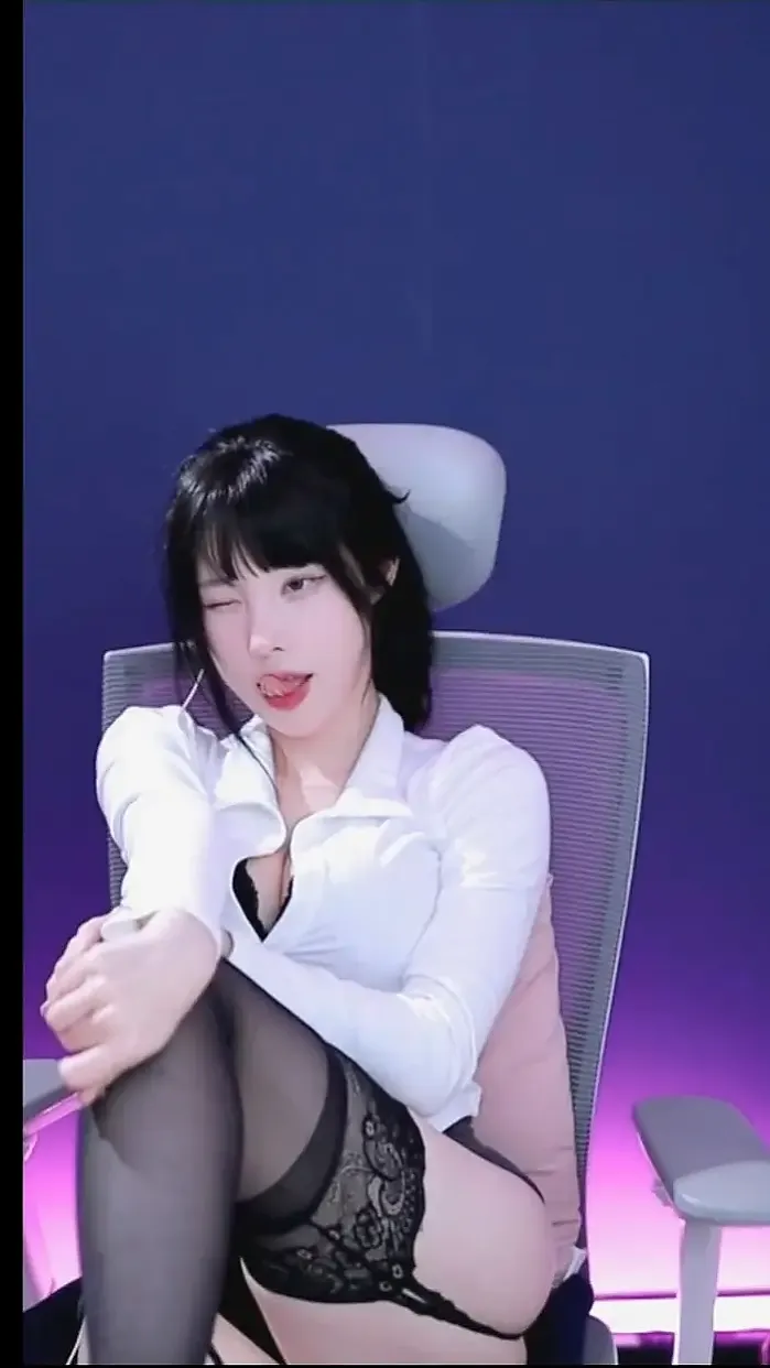 김우유의 자꾸 메롱으로 약오르게함