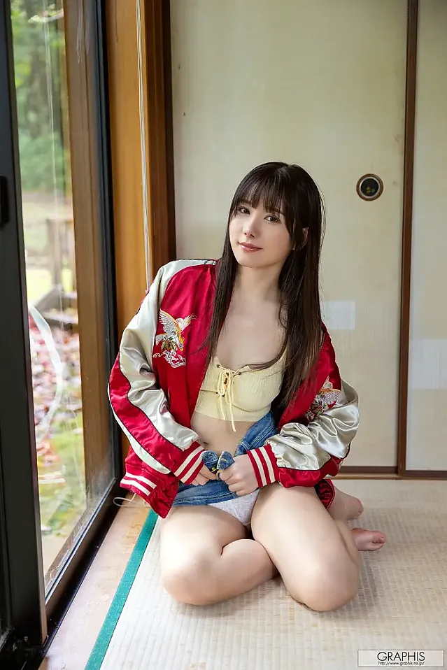 메이 잇카이치 五日市芽依, Graphi스 스페셜 그라비아 「휴가」 Vol.04