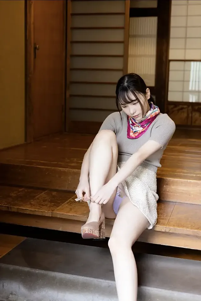 무라카미 유카 사진집 버스 가이드 누드 여행으로